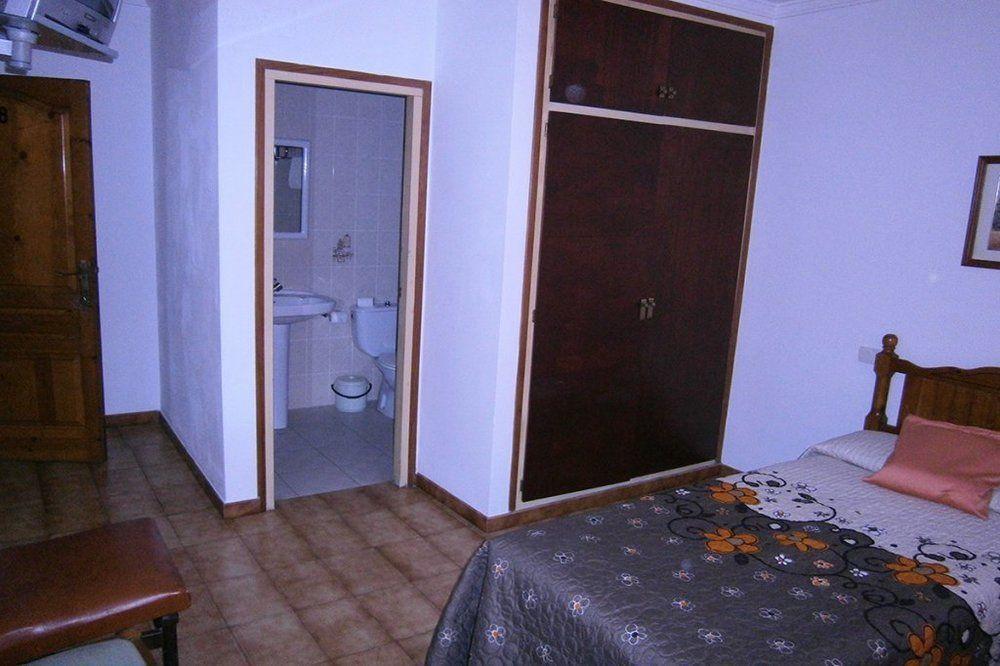 Hostal Don Pepe Фигерас Экстерьер фото