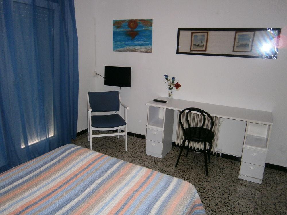 Hostal Don Pepe Фигерас Экстерьер фото
