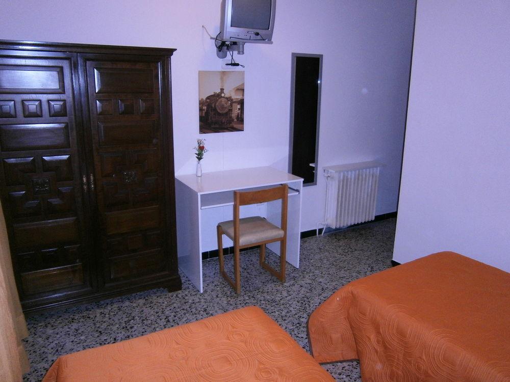 Hostal Don Pepe Фигерас Экстерьер фото