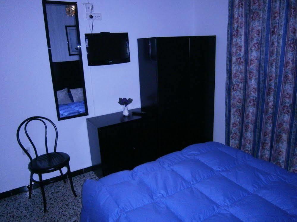 Hostal Don Pepe Фигерас Экстерьер фото
